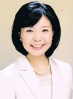 プラネットMCスクールの司会者：愛田 智美